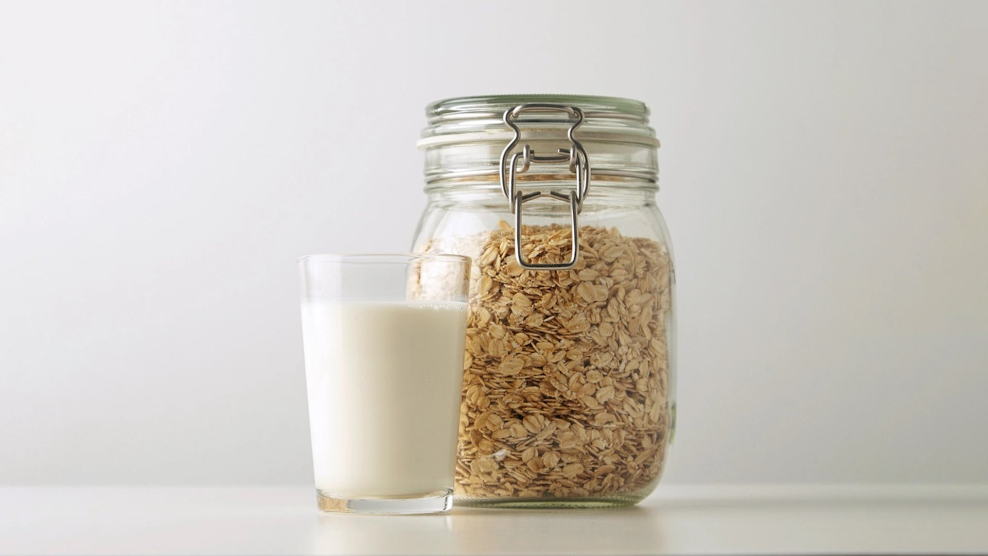 The Science Behind Oat Drinks: How It's Made and Why It's a Healthier Alternative